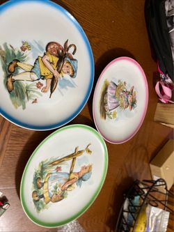 Set of 3 Vintage Ceramic Decorative Plates