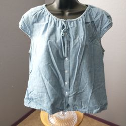 Karen Scott medium Blue button down blouse
100% cotton

