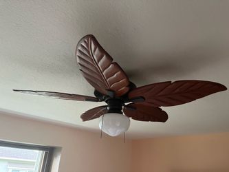 Wooden leaf ceiling fan with light