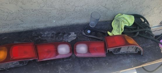 OEM 2 PC BRAKE LIGHTS ACURA INTEGRA