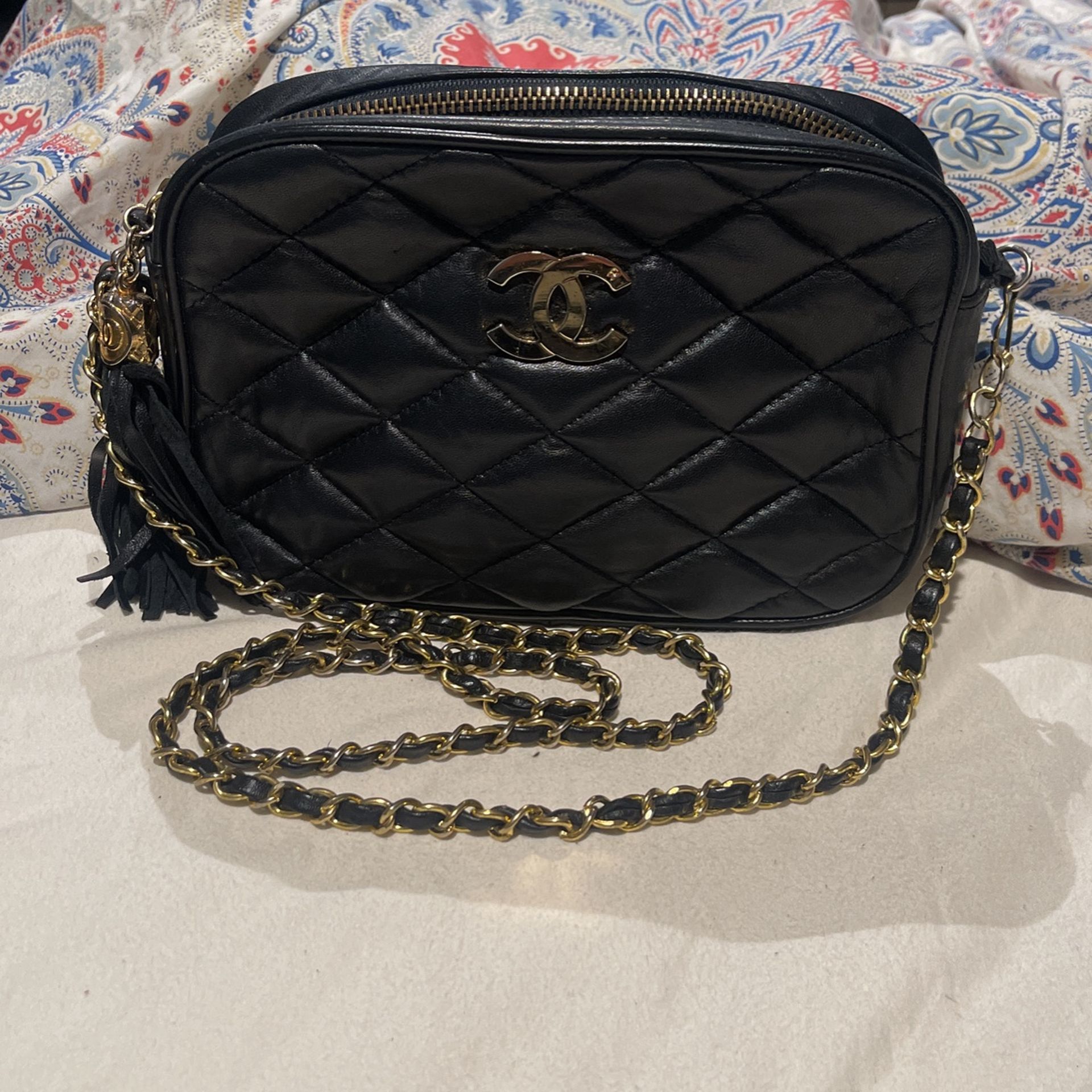 EUC Chanel Crossbody Large CC Logo Gold Chain Red Interior
