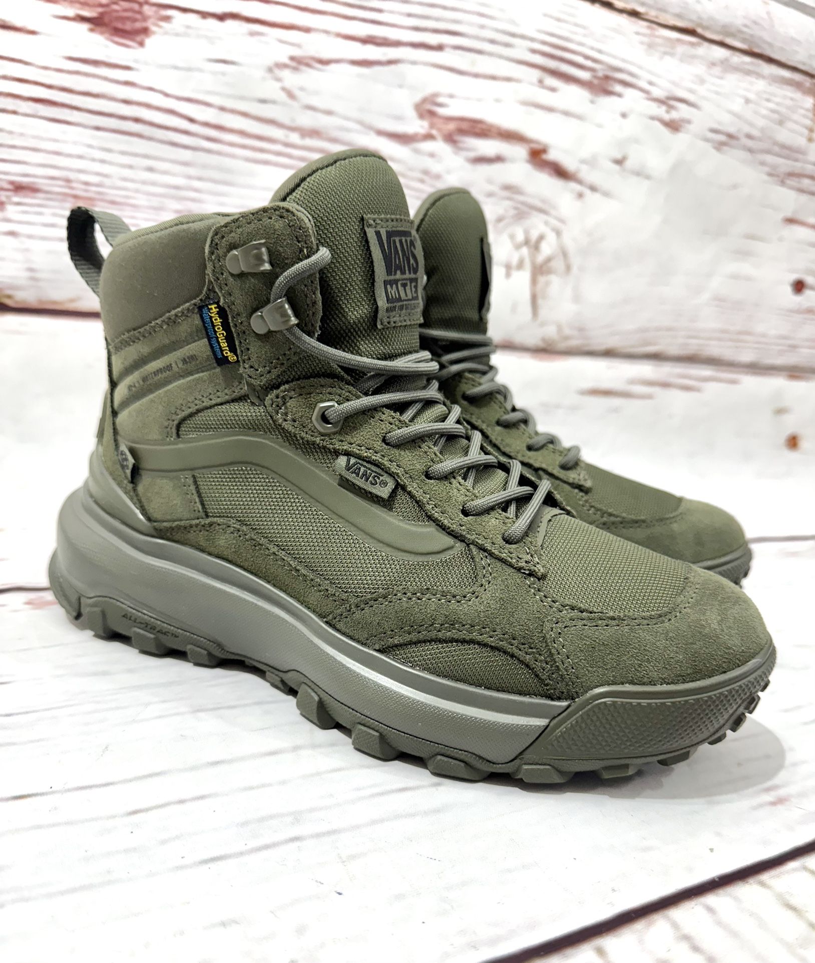 Vans MTE Crestline Waterproof Shoe Grape Leaf Green Boots Mens Sz 6.5 / women 8