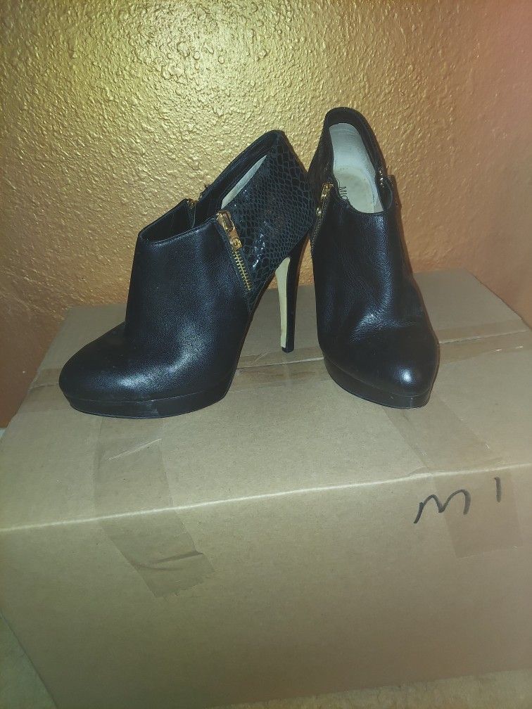 Michael Korrs ankle boots