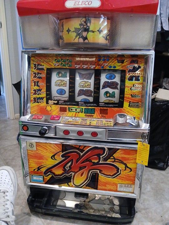 SLOT MACHINE