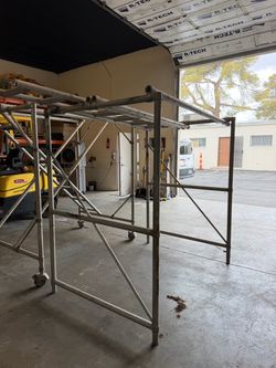 Aluminum Scaffold/Platform $500 obo