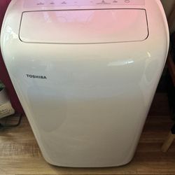Air Conditioner Portable Toshiba Barely Use Come Complete With All Window Attachment, Hose. Instruction Manual, Remote Control, Excellent Condition Li