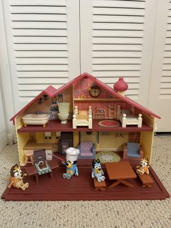 Bluey Mega Bundle Family Home & BBQ Playset – Amazon Exclusive
