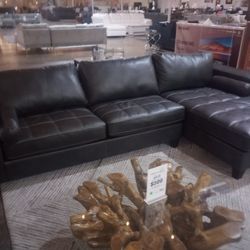 Nice Sectional With Huge Chaise( Ask For Jose)