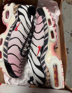 Air max women size 7(new)