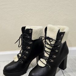 Forever Women’s Black Faux Fur And Leather Ankle Platform Boots SZ 10 Lace Up. NEW.