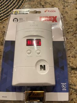 Carbon monoxide plug in alarm