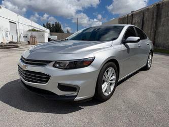 Chevrolet Malibu Silver 4-Door Sedan 2017