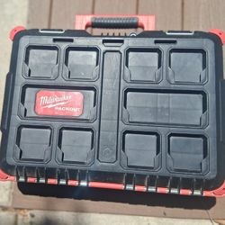 Milwaukee Packout 16in Toolbox 