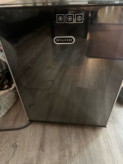 Whynter mini fridge