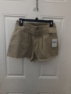 Forever 21 Short Woven Khaki Short Size S