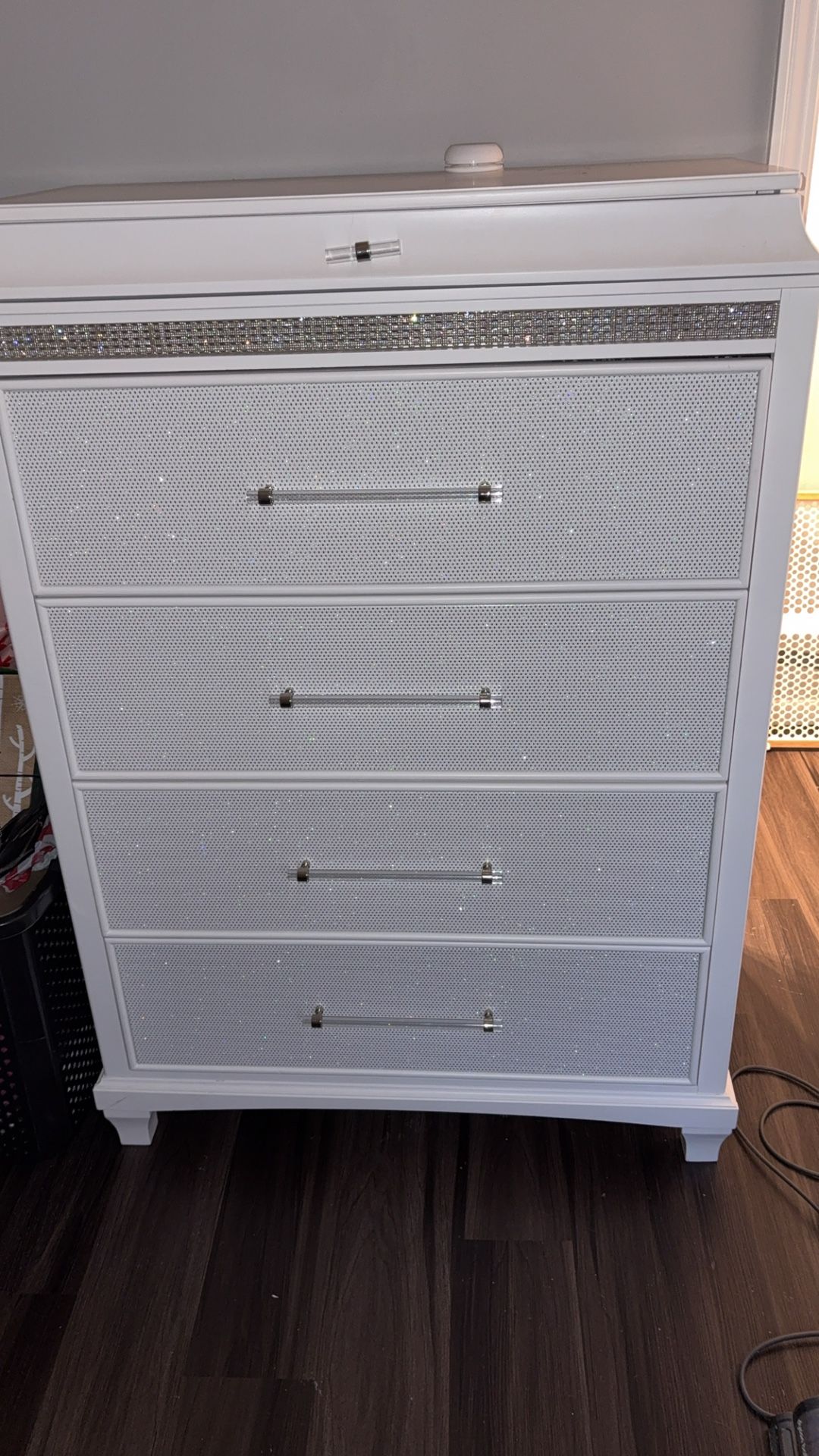 White Sparkle Dresser