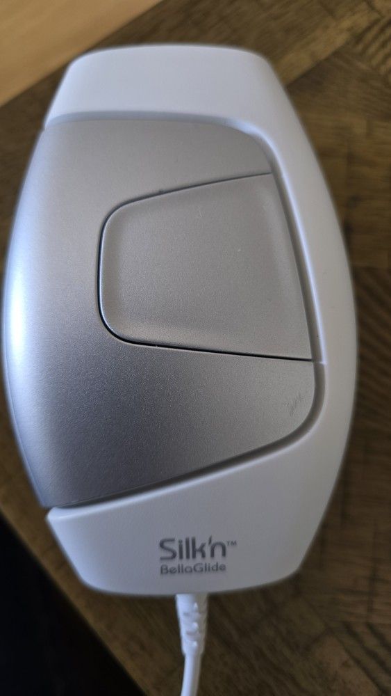 Silk'n BellaGlide hair removal device