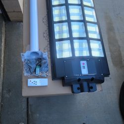 1000 Watts Solar Street Light Come With Remote Control And Post