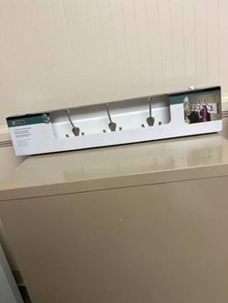 27” rail with 5 hooks