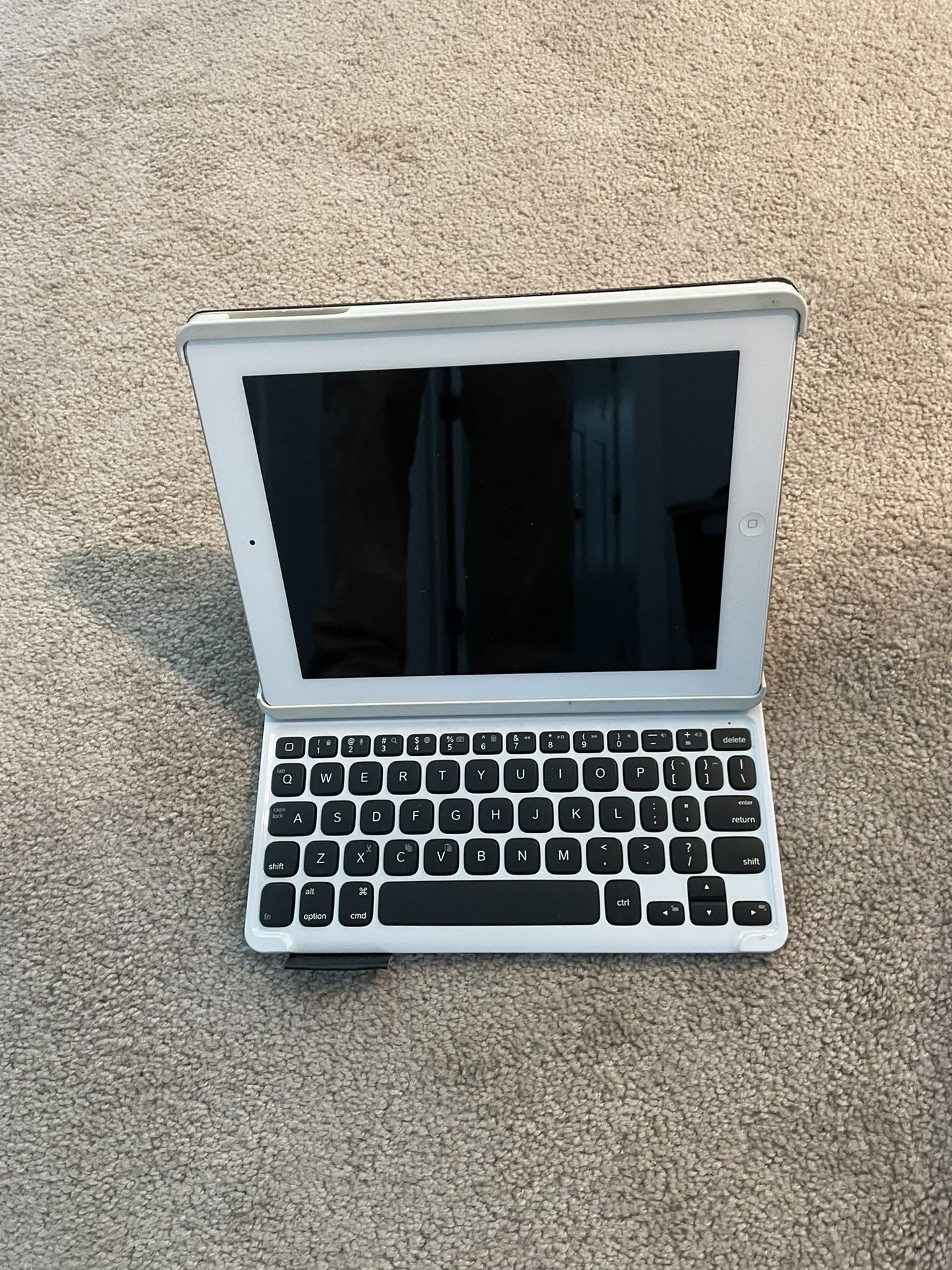 Apple iPad: With Keyboard And Case