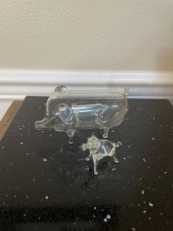 Unique Hand Blown Art Glass Pig in a Pig. Set  of 2