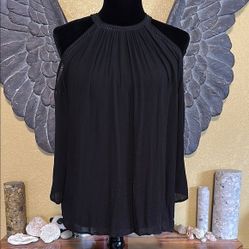 1.State Cold Shoulder Top
