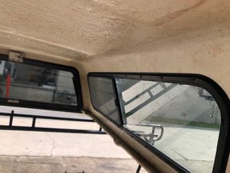 Camper shell for Tacoma will fit other small trucks 60x76long with 🔑