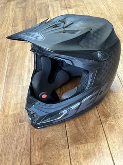 Men’s Carbon Fiber MTB Helmet