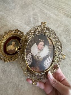 Vintage Gold Filigree Ornate Portrait Frames – Set of 2