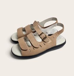 Propet Women's Beige Leather Strappy Sandals – US 8 X-Wide (2E), New in Box