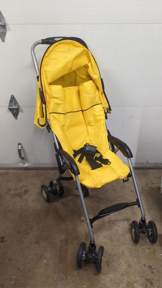 Free Compact Strolee Stroller