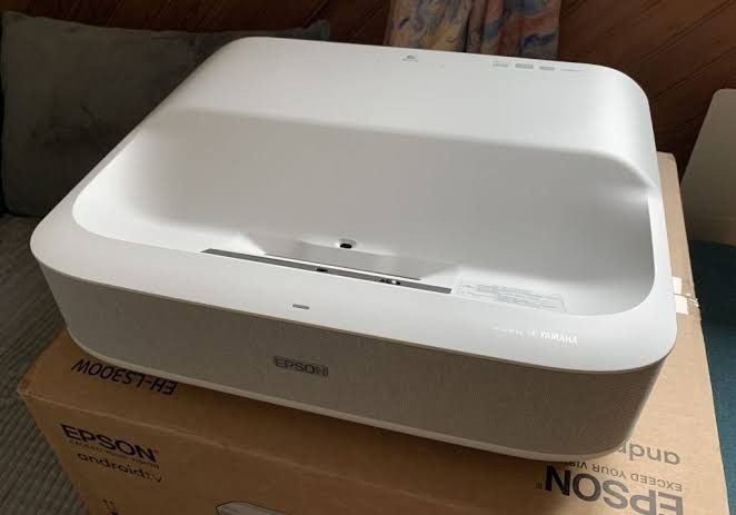Epson Epiqvision LS300 Laser Smart Android Projector