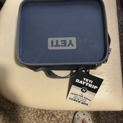  New Yeti Lunch Box 