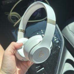 Beats Solo 4