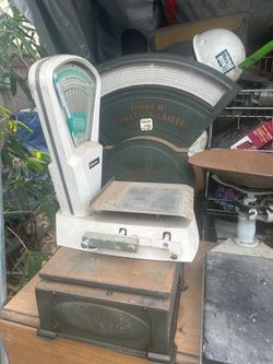 Vintage scales Vintage scales