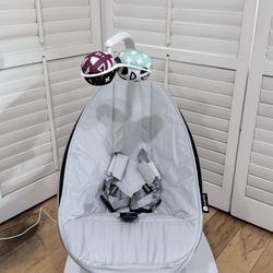 4moms MamaRoo 4 – Barely Used + Original Box