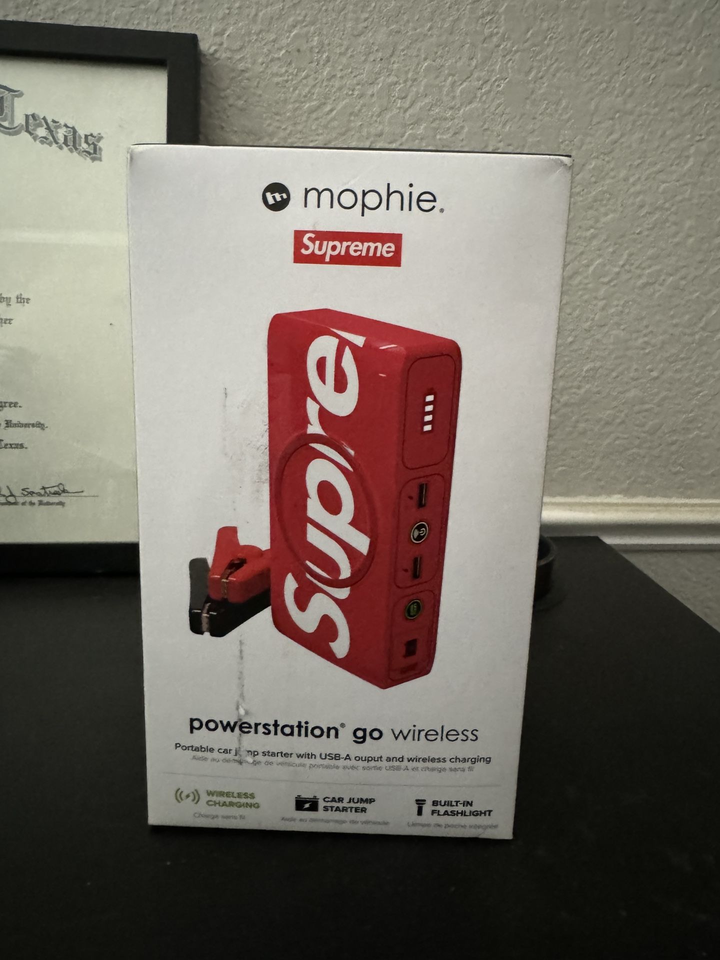 supreme powerstation go wireless Supreme Mophie Powerstation