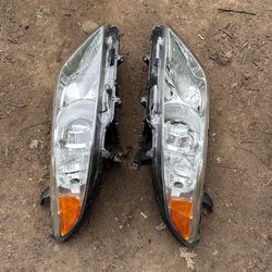 2017 Toyota sienna headlights oem