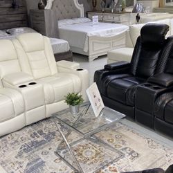Party time loveseat  Adjustable headrest and recliner Power recliner Led lights Cup holders Leather 💯✅🚚