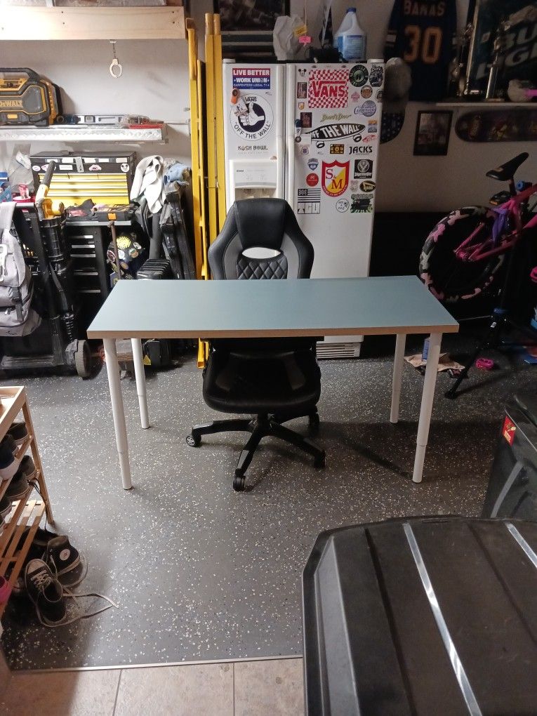 Desk And Chair Separately I Will Sell Desk For $60 And Chair For $80