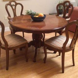 La Grange Walnut dining room table with leaflet