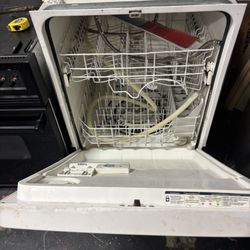 Kenmore Dishwasher In White 