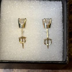 14K Natural 1 Carat Total Weight Diamond Earrings Yellow Gold Screw Back Natural