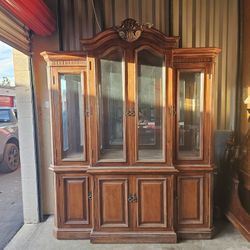 China Cabinet 6 Chairs And Dinnet Table