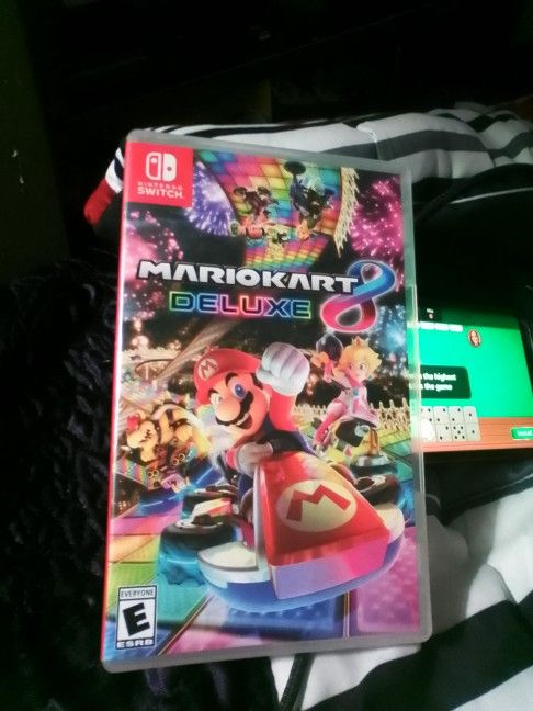 Mario Kart 8 Deluxe - Nintendo Switch Game (Excellent Condition!)