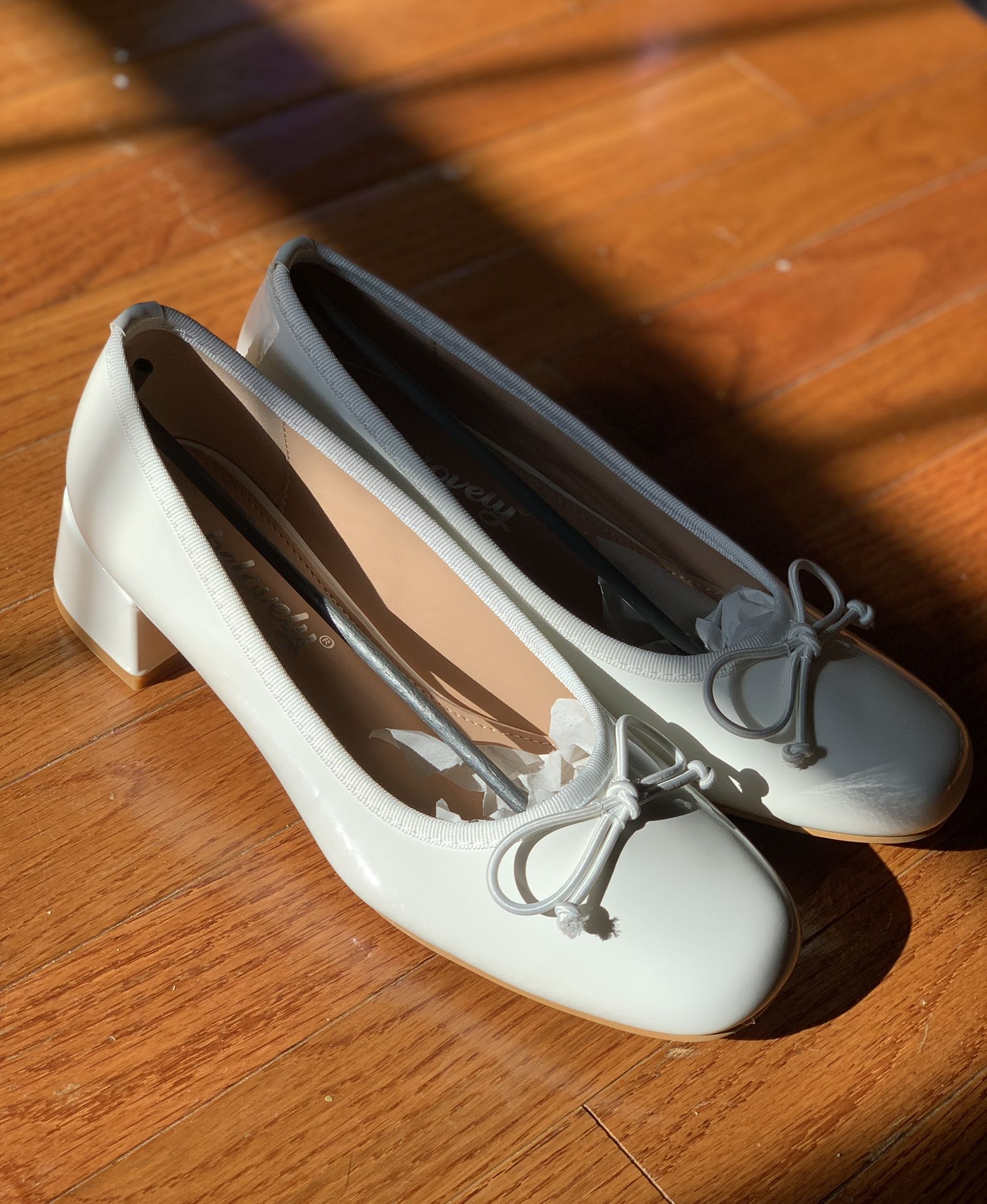 (NEW) Cute White Block Heels 