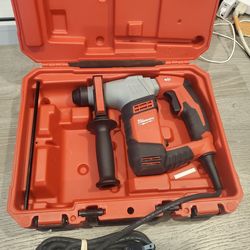 Milwaukee
5.5 Amp 5/8 in. Corded SDS-plus Concrete/Masonry Rotary Hammer Drill Kit with Case