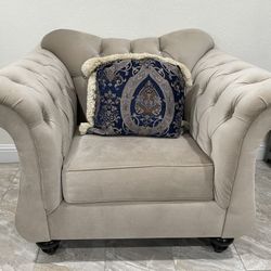 Beige Rolled Up Arm Sofa Chair (Like New)