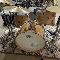 Gretsch Renown 3 Pc Drum Set