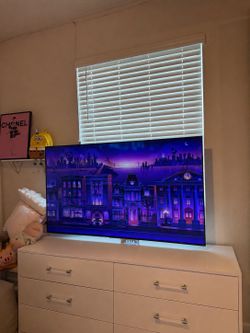 Roku tv 65 inch.
